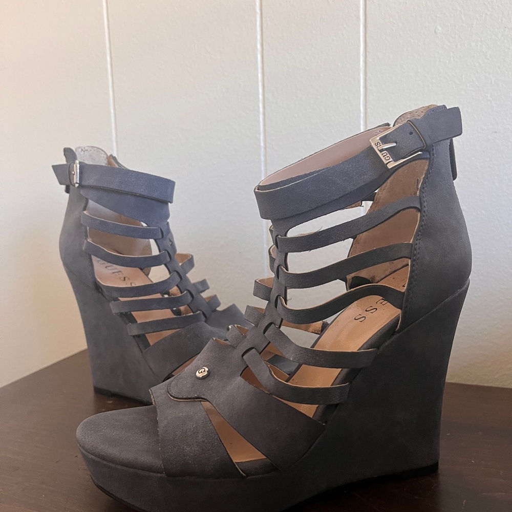 Guess Strappy Wedge Sandals - Grey size 8